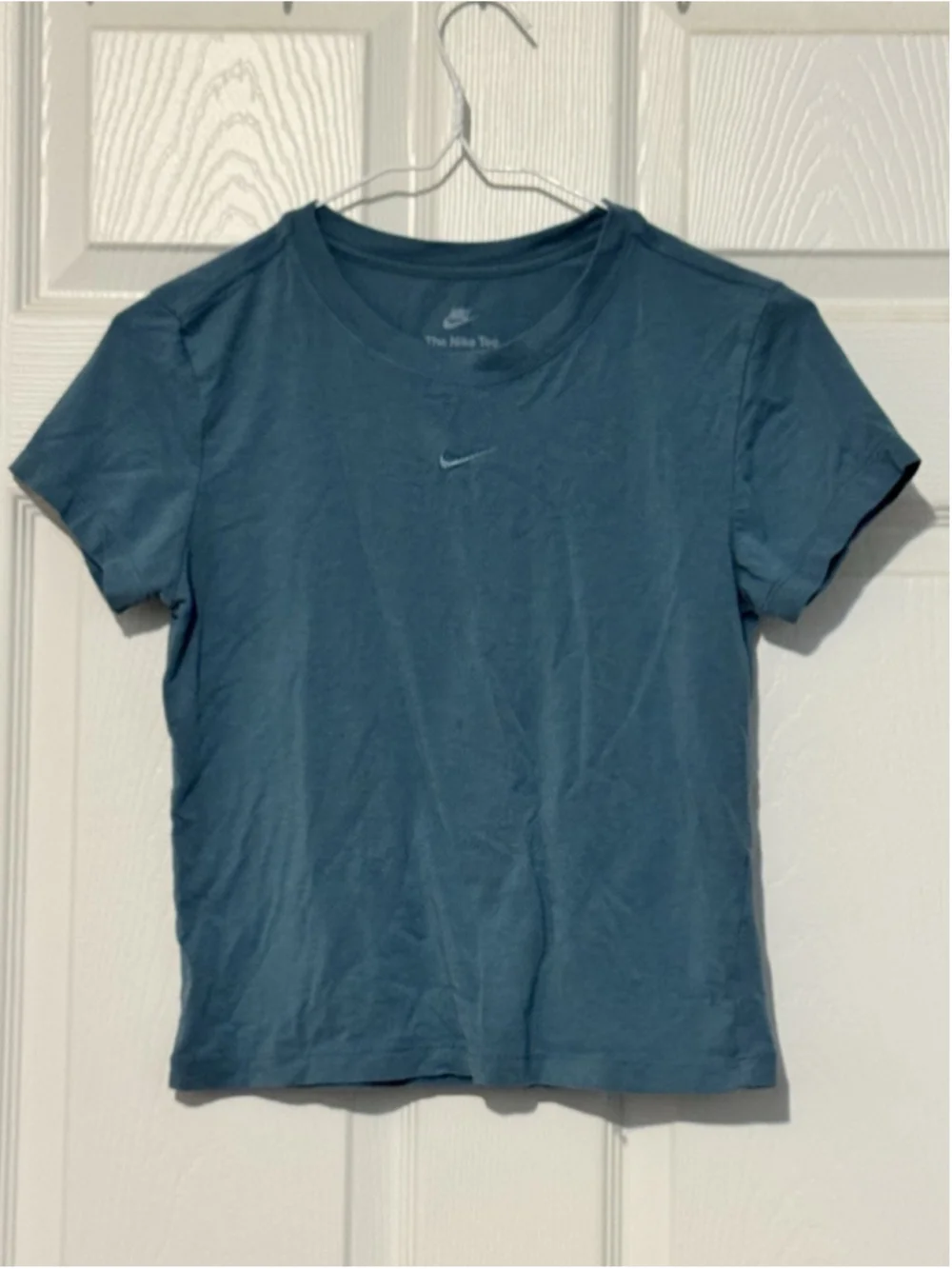 Nike The Nike Tee Slim Fitted Women’s Baby Tee T-Shirt Size Small 100% GUC